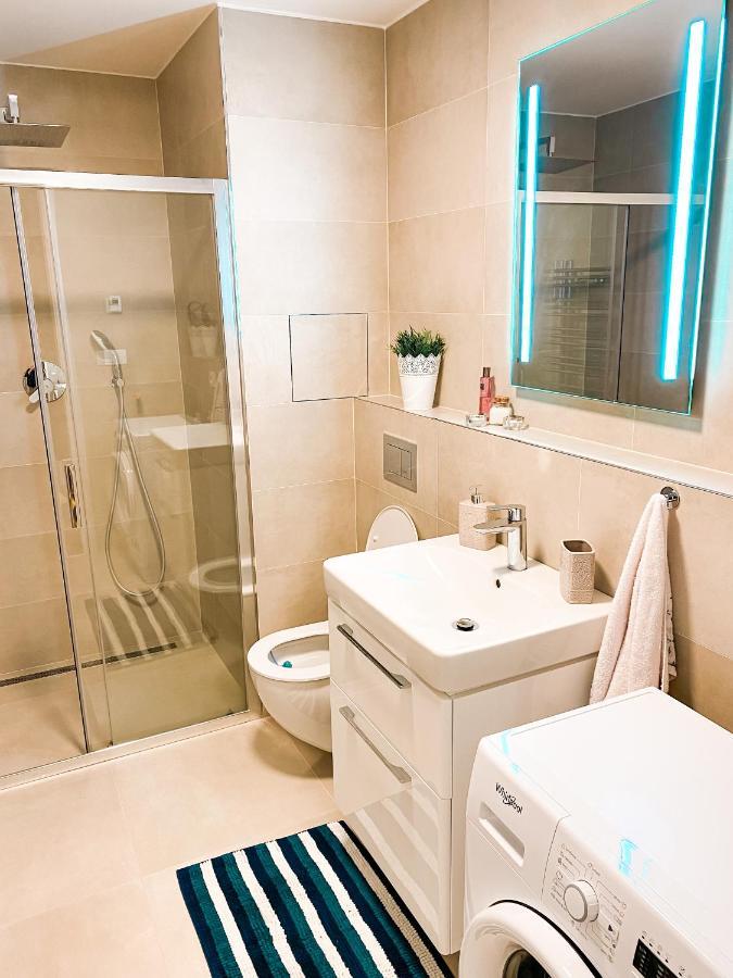 Lovely Studio Apartment, Free Parking 1,55 Hight Прага Экстерьер фото