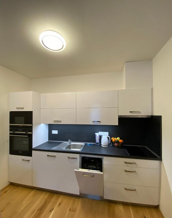 Lovely Studio Apartment, Free Parking 1,55 Hight Прага Экстерьер фото