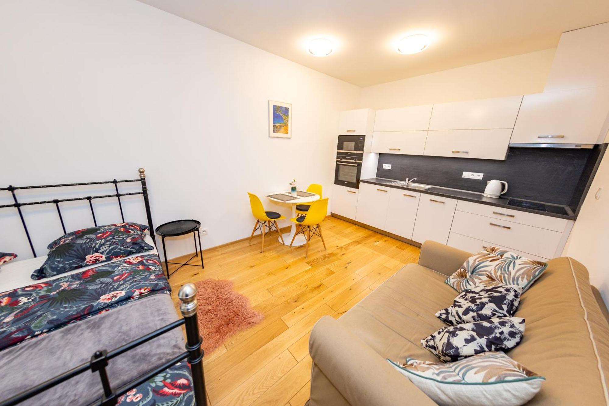 Lovely Studio Apartment, Free Parking 1,55 Hight Прага Экстерьер фото